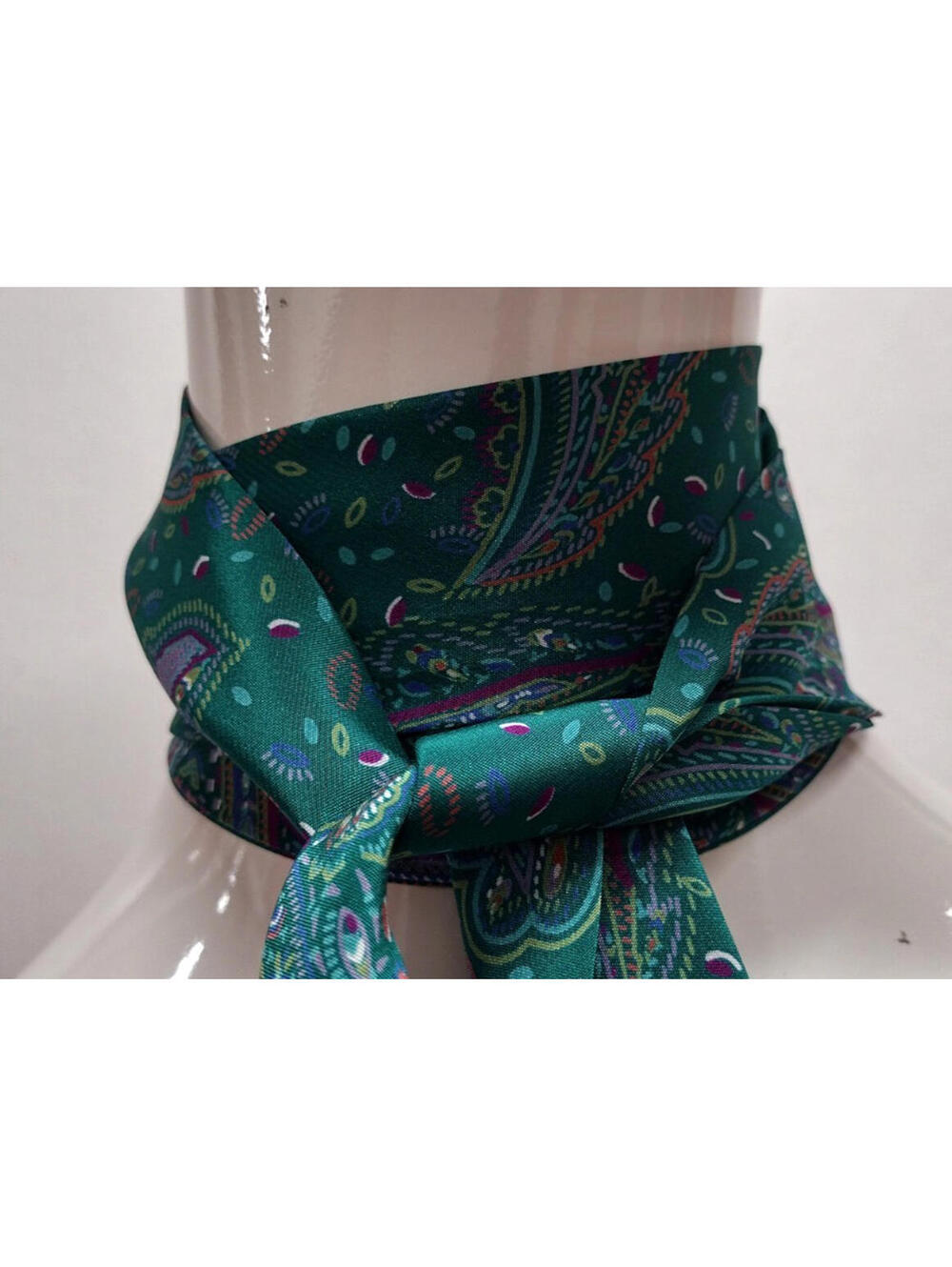 Emerald Green Scarf Tie Dandy Paisley Vintage Scarf Pussybow 1980s Office Style